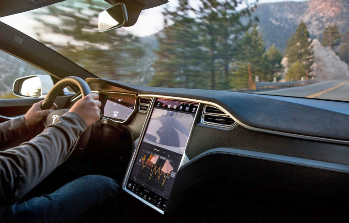 Илон Маск обновит браузер для Tesla