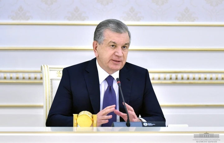 Шавкат Мирзиёев провел совещание по вопросам занятости молодежи