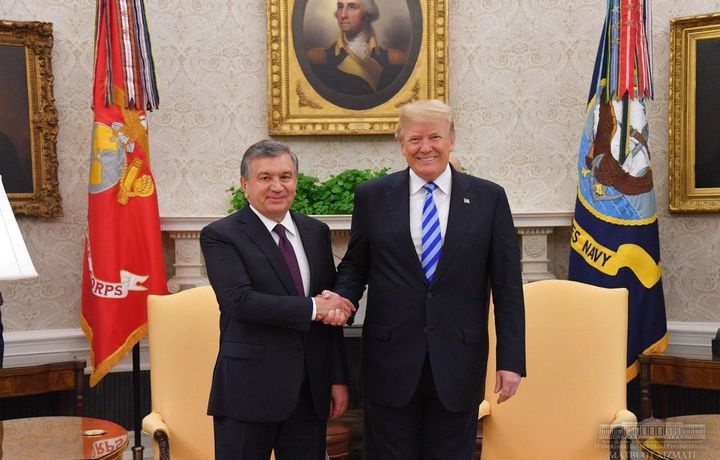 Шавкат Мирзиёев поздравил Дональда Трампа