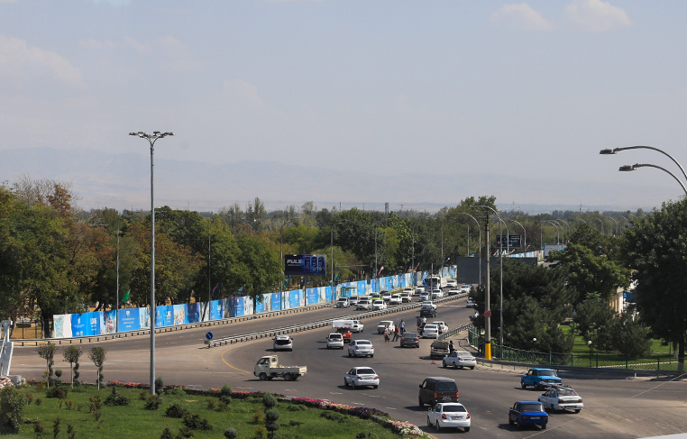 В Узбекистане утвердили новые правила дорожного движения. Что изменилось?