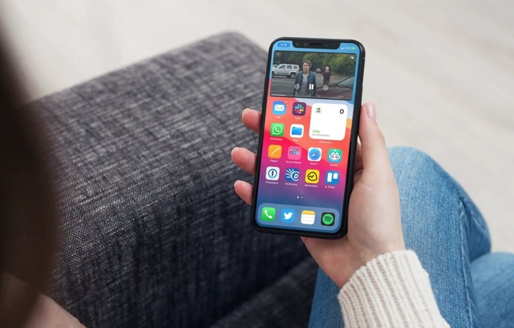 «Картинка в картинке» не работает в YouTube на iOS 14, если не заплатить