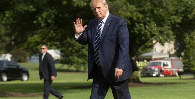 Трамп пришёл на свадьбу к незнакомцам (видео)