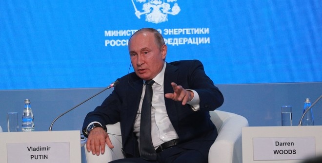Владимир Путин заявил, что Россия не собирается «уйти от доллара»