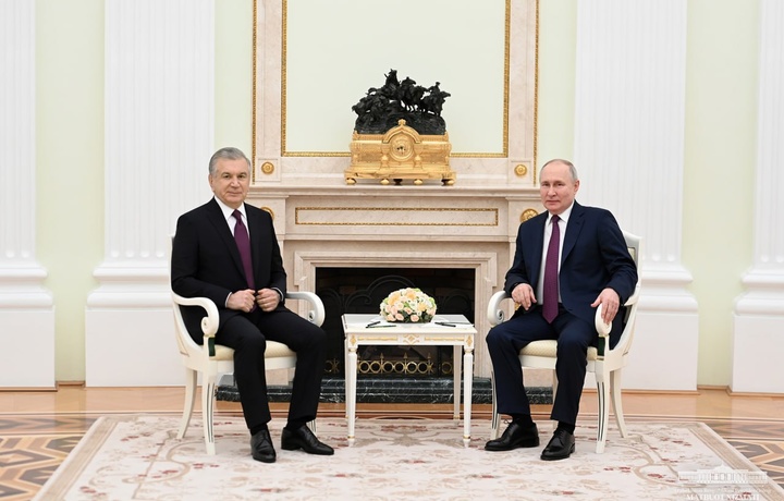 Шавкат Мирзиёев и Владимир Путин провели встречу в Кремле