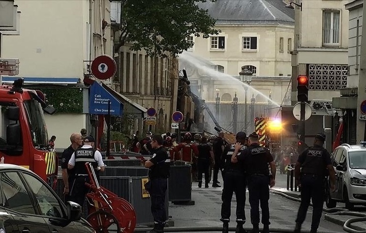 В центре Парижа произошел сильный взрыв