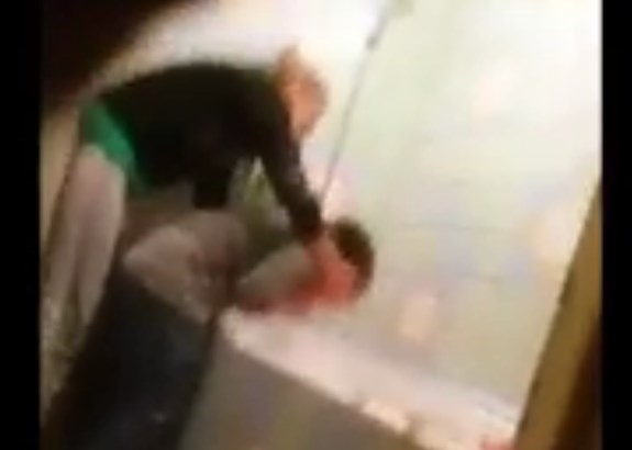 Правоохранители провели проверку по видео, на котором женщина грубо обращается с 9-летним сыном