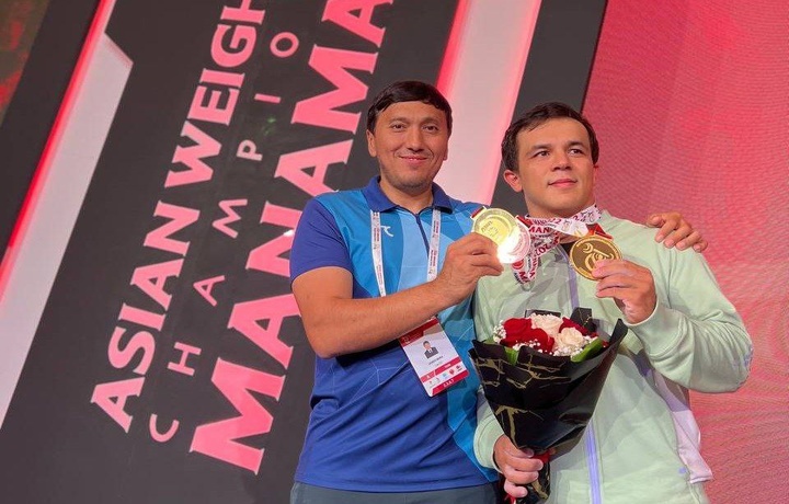 Тяжелоатлет Достон Ёкубов завоевал три медали на чемпионате мира