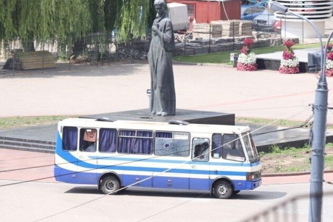 Луцкий террорист не позволил передать заложникам воду