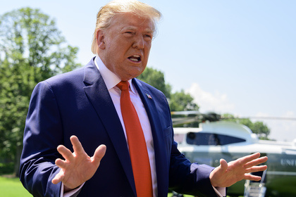 Доналд Трамп XVIII аср аэропортлари ҳақида айтган гапига изоҳ берди