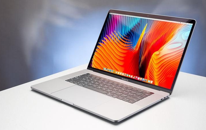 MacBook Pro не любит, когда его заряжают слева, но это продлевает его ресурс (фото)