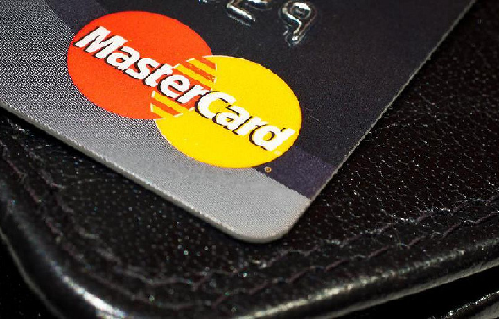 Mastercard оштрафовали на €570 млн