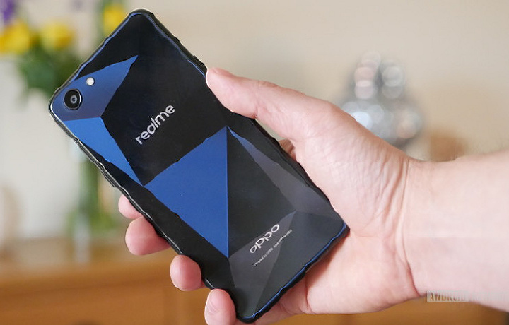 «Oppo RealMe 1» — barcha asosiy funksiyalarga ega 130 dollarlik smartfon