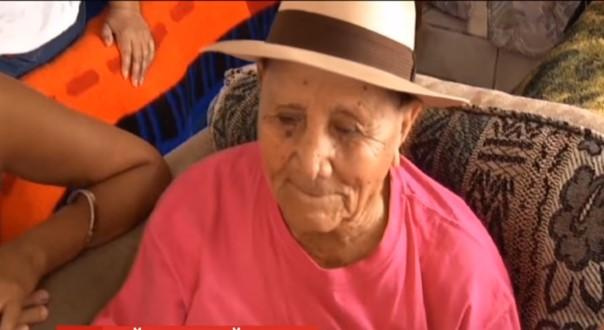 В Мексике 103-летний дедушка пошел в школу, чтобы научиться читать и писать (видео)