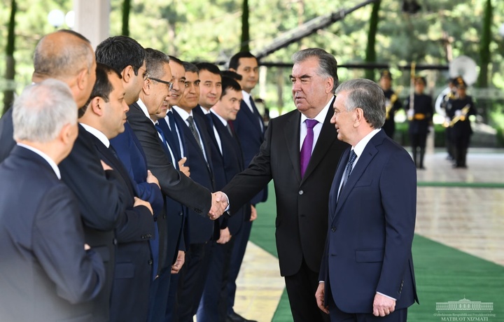 Как прошла торжественная церемония официальной встречи президента Таджикистана (фото)