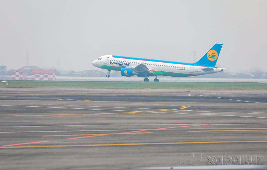 Рейс Ташкент-Бухара вернулся в аэропорт вылета из-за пыльной бури
