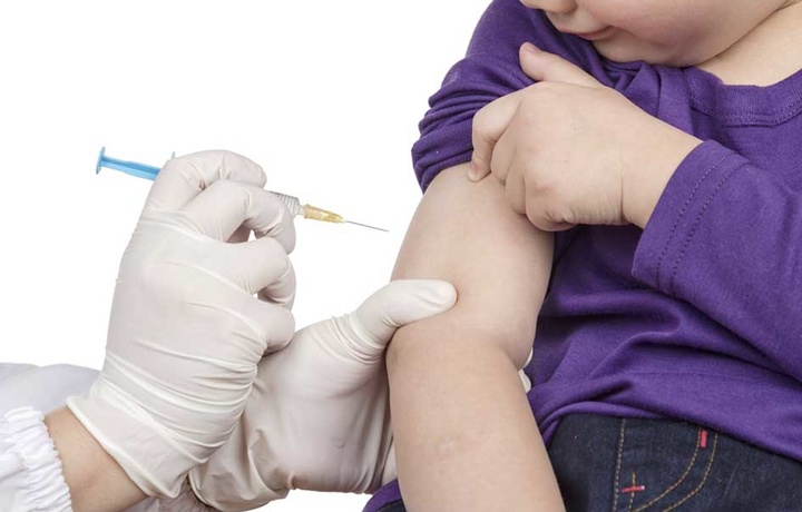 Дошколят и первоклассников бесплатно вакцинируют против гриппа