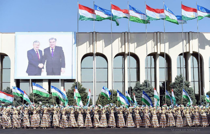 Tojikiston O‘zbekistonda o‘z savdo uyini ochdi