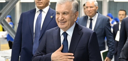Президент начал поездку по Каракалпакстану с Кегейлийского района