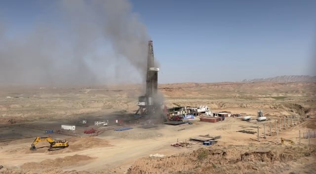 На одной из скважин газового месторождения в Сурхандарье произошла утечка сероводорода