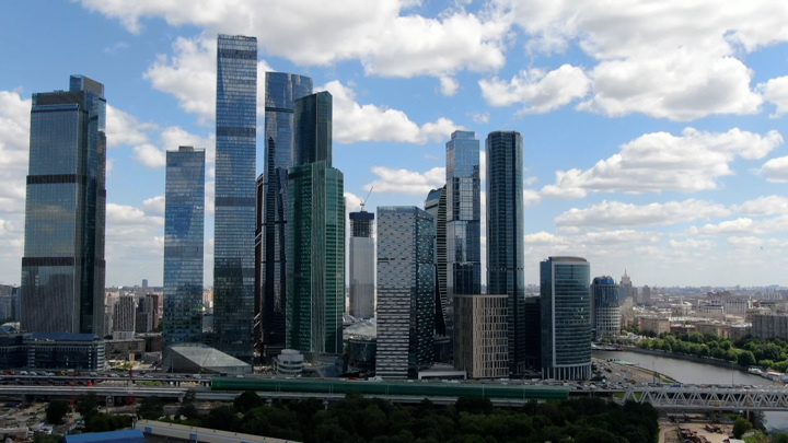 «Moskva-Siti»ning 86-qavatidan yosh qiz pastga tushib ketdi