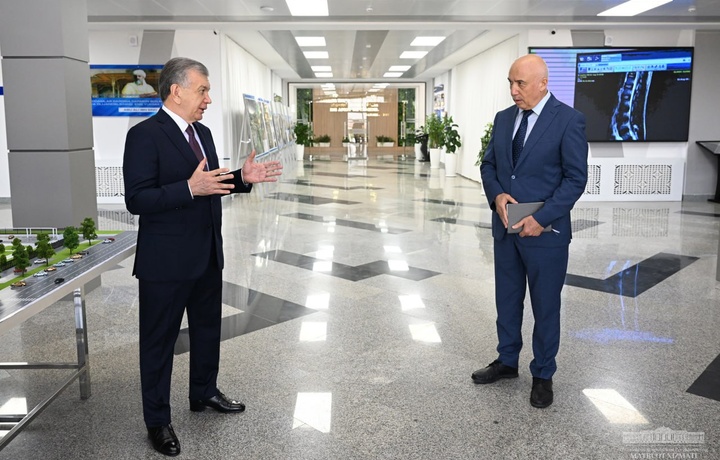 Президент Бухоро тиббиёт институтига борди