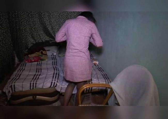 В Самарканде 44-летняя женщина принуждала 12 девушек заниматься проституцией