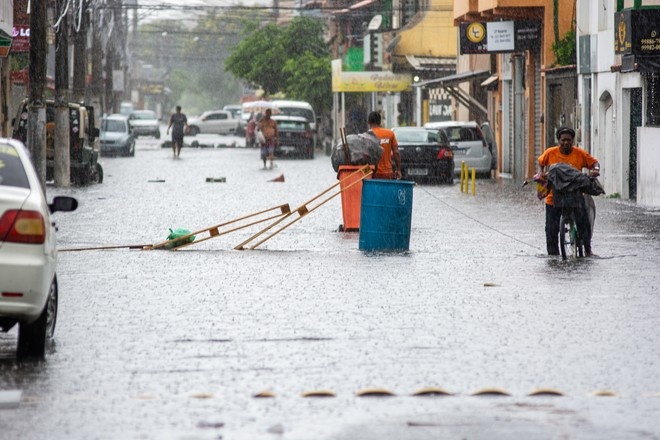 Не менее 53 человек погибли во время ливней в Бразилии