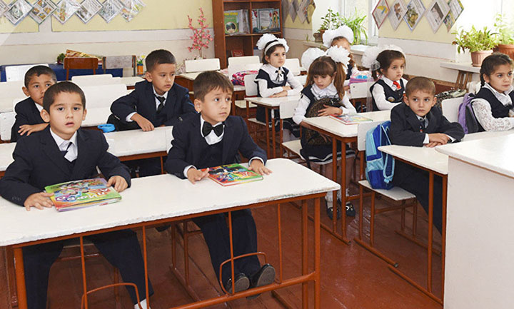 Nima uchun o‘qituvchilar va shifokorlar jamiyatning past tabaqasiga aylanib qoldi?