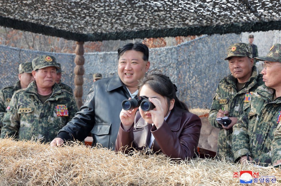 Ким Чен Ин армия «уруш бошлашга тайёр»лигини билдирди