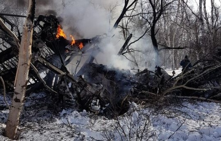 Два человека погибли и десять пострадали при крушении самолета