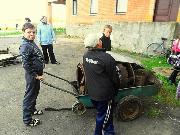 «Болам мактабга металлолом ташимасин!»