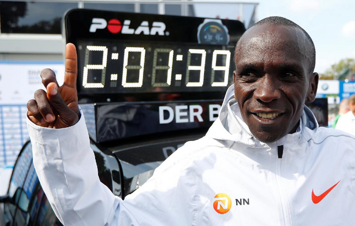 Keniyalik marafonchi Eliud Kipchoge yangi jahon rekordini o‘rnatdi