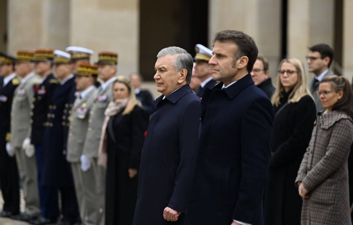 Shavkat Mirziyoyev Parijda rasmiy kutib olindi (foto)