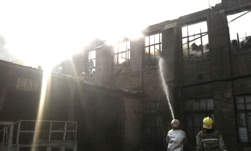 В Ташкенте загорелось здание возле «Монетного двора»