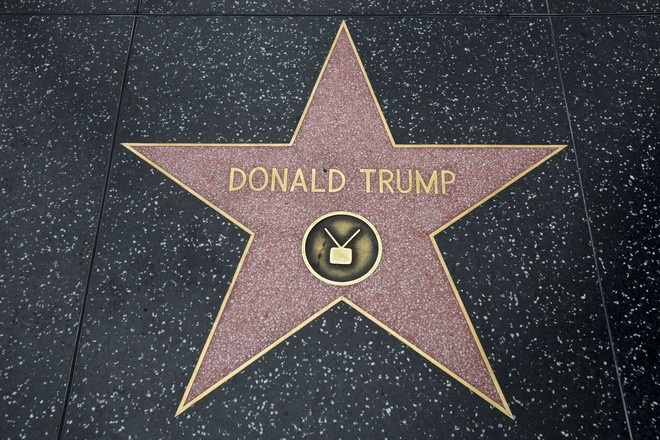 Звезду Трампа в Голливуде закрасили чёрной краской