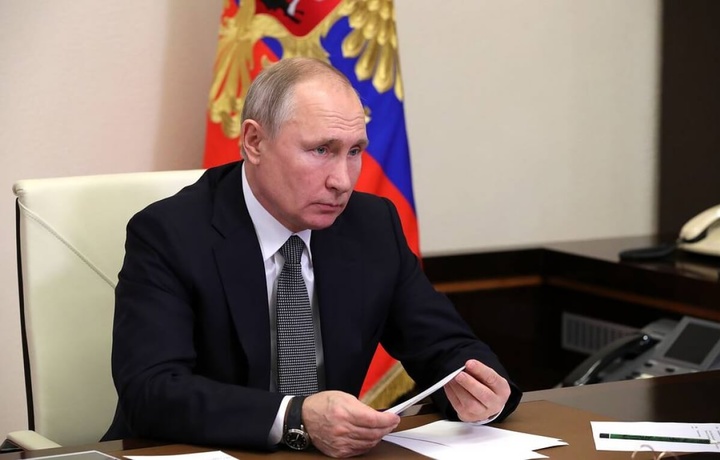 Путин подписал закон, позволяющий ему вновь баллотироваться на пост президента