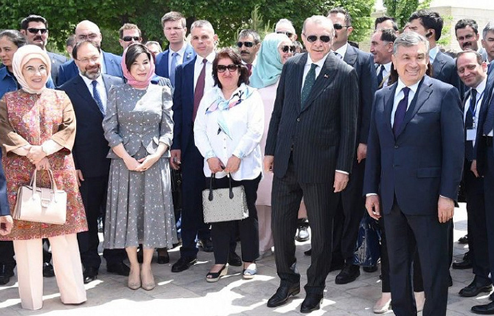 Президентлар Ҳазрати Нақшбанд мажмуасини зиёрат қилишди (фото)