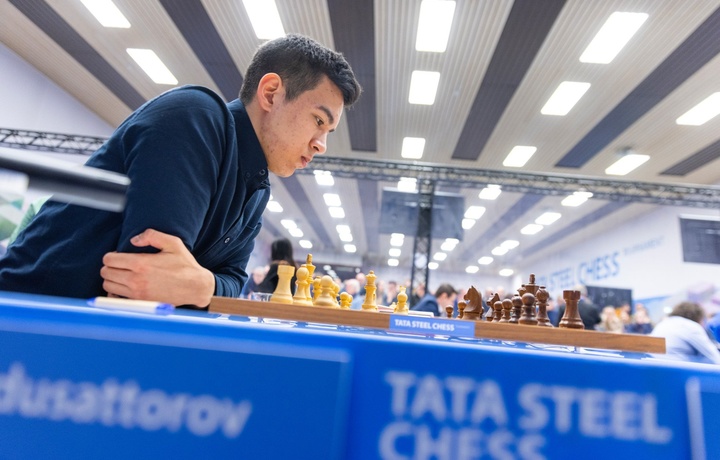 Нодирбек Абдусатторов вошёл в топ-15 лучших шахматистов мира