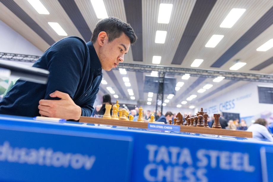 Нодирбек Абдусатторов вошёл в топ-15 лучших шахматистов мира