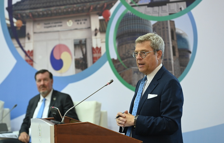 Брет Шарфс: Узбекистан может стать мировым лидером в вопросах утверждения достоинства человека
