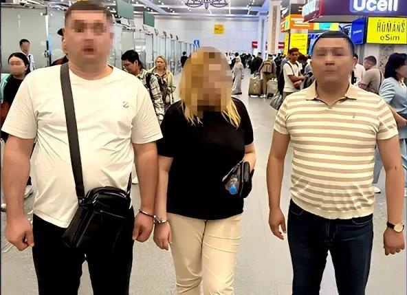 Халқаро қидирувга берилган аёл БААдан депортация қилинди