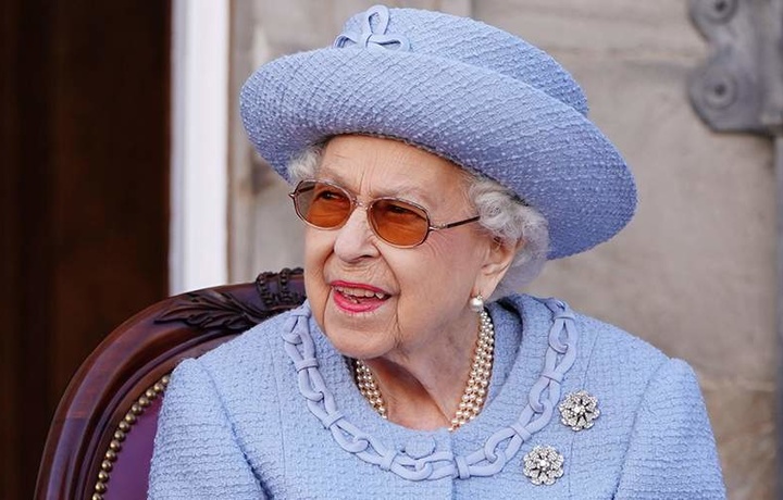 96-летняя королева Елизавета II попала в больницу