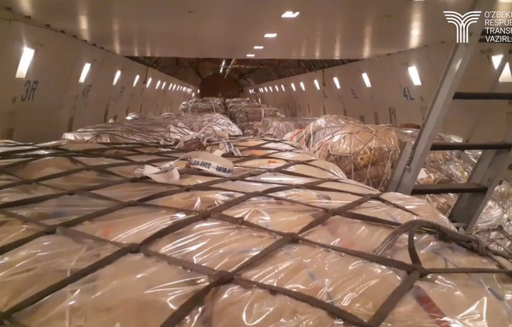 Узбекистан отправил в Афганистан почти 100 тонн гуманитарной помощи