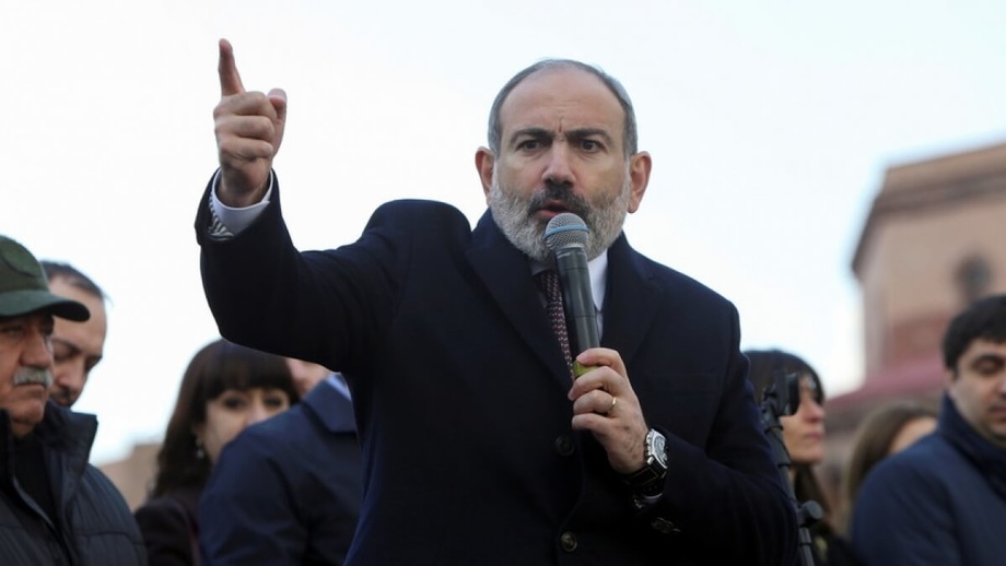 Премьер-министр Армении на митинге извинился за допущенные ошибки
