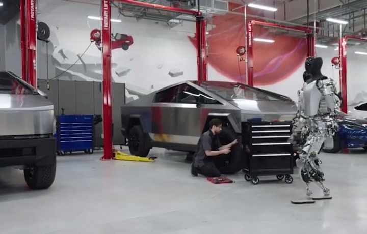 Tesla zavodi muhandisiga robot hujum qildi