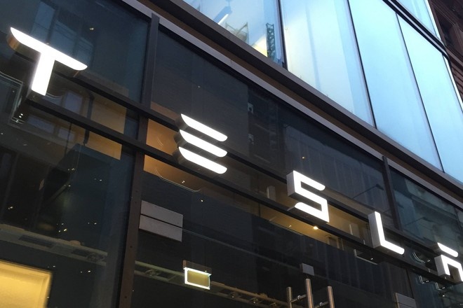 Компания Tesla заявила о похищении у неё разработок