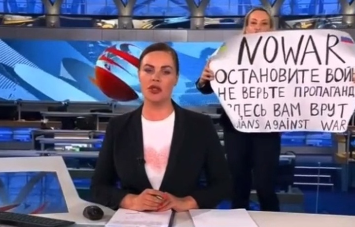 «Биринчи канал» жонли эфирида кутилмаган воқеа содир бўлди (видео)