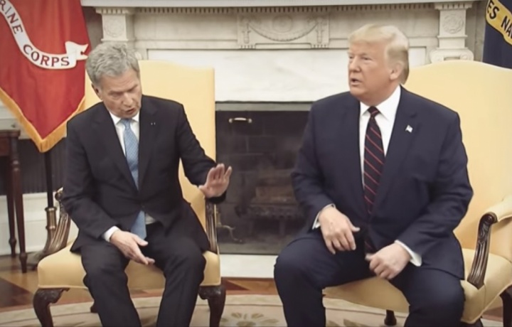 Президент Финляндии не оценил руку Трампа на своей коленке (видео)