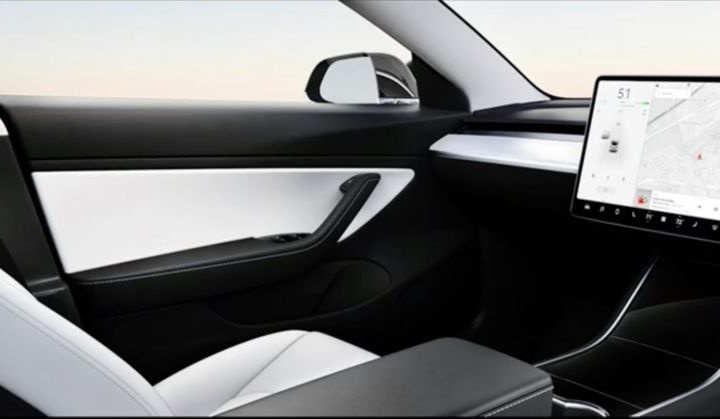 Tesla представила автомобиль без рулевого колеса и обещает выпустить его через 2 года