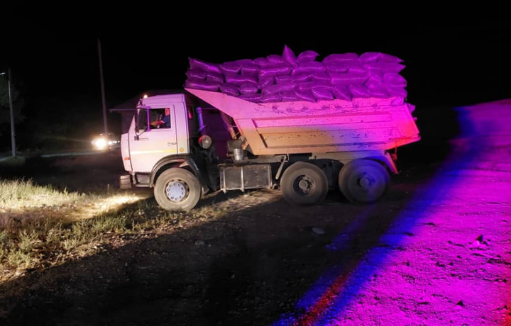 Из Узбекистана в Кыргызстан пытались нелегально провезти семь тонн насвая